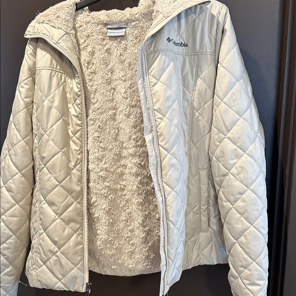 Columbia Women's Copper Crest Hooded Puffer Jacket - Picture 5 of 5